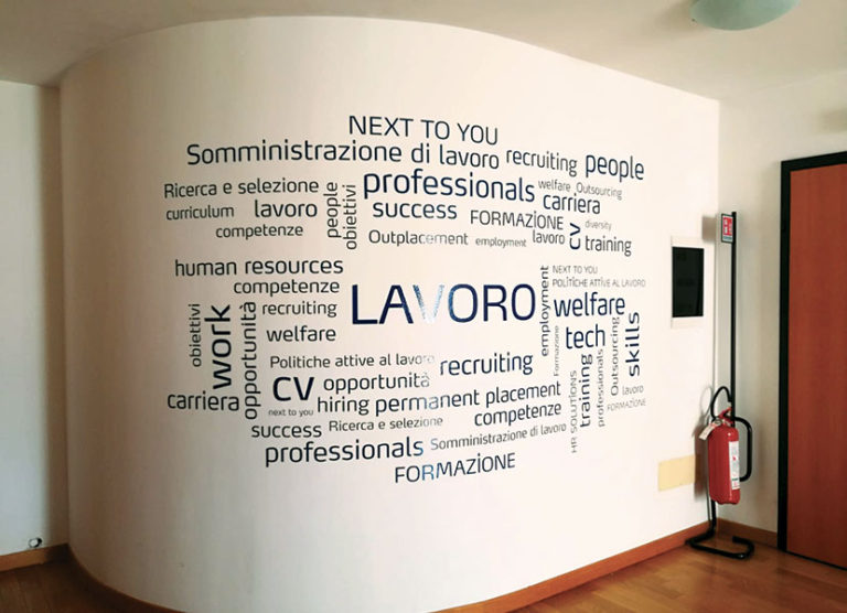 Adesivi prespaziati da muro